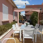 Folleville Near Asterix Park *