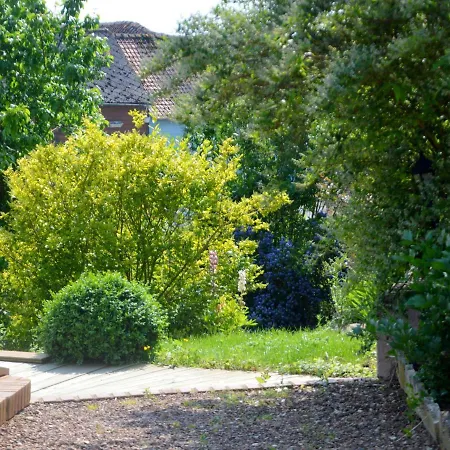 Holiday home Cosy House With Private Pool In Folleville