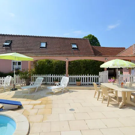 Cosy House With Private Pool In Folleville Sourdon