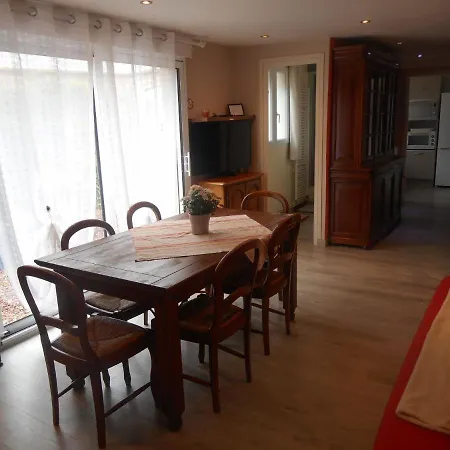 Cosy House With Private Pool In Folleville