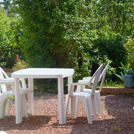 Holiday home Cosy House With Private Pool In Folleville *