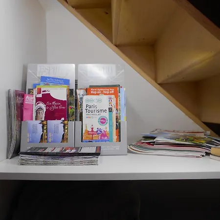 Folleville Near Asterix Park *