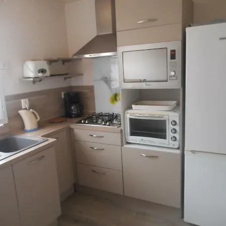 Cosy House With Private Pool In Folleville